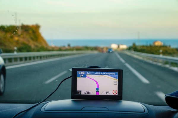 Vozač u Karlovcu koristio navigaciju, kažnjen sa 130 eura: Sud objasnio u čemu je gadno pogriješio