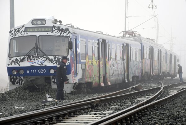 Kod Križevaca vlak iskočio iz tračnica