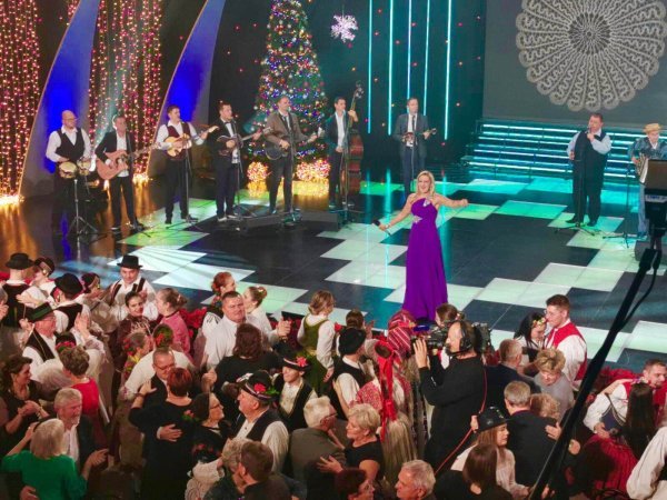 Lijepom našom - novogodišnji program