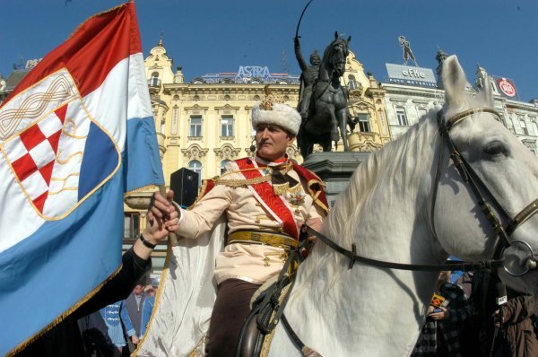 Slaven Letica kao ban Jelačić 2003.