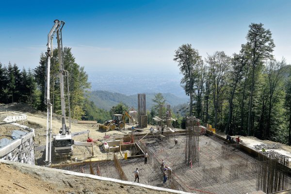 Gradnja međustanice sljemenske žičare na Brestovcu