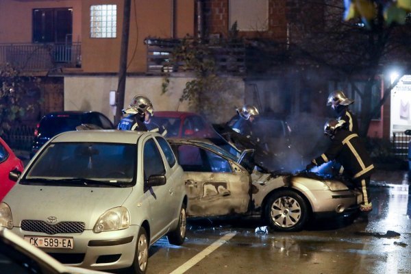 U Zagrebu ponovno izgorio automobil, požar zahvatio još tri parkirana auta
