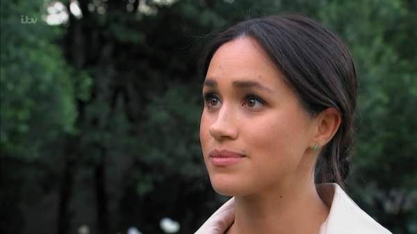 Meghan Markle s naušnicama dizajnerice Jennifer Meyer