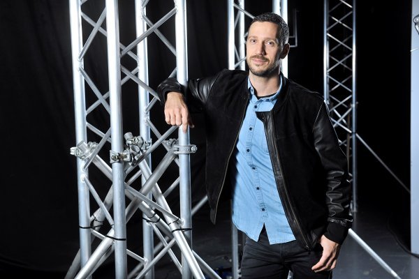 Radi ono što voli i ako mu se budu sviđali budući projekti, kaže da nema razloga izlaziti iz svoje branše 