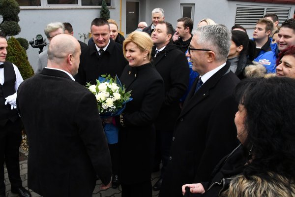 Kandidatkinja za predsjednicu Kolinda Grabar-Kitarović posjetila Novu Gradišku