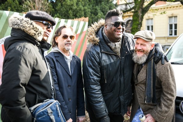 Zagreb: Članovi benda UB 40 uz Ribafisha na humanitarnoj akciji ROKotok na Fuliranju