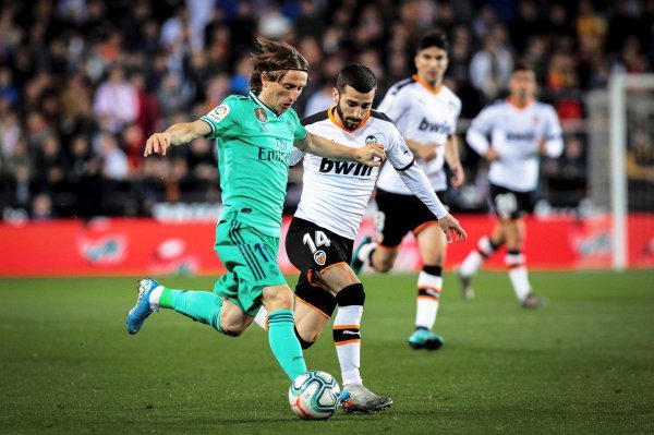 Valencia (Jose Gaya) - Real Madrid (Luka Modrić)