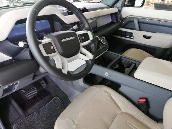 Land Rover Defender 110 - hrvatska premijera