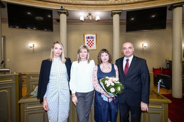 Ivana Andabaka, kustosica izložbe Martina Munivrana, Mirjana Vodopija i Tomislav Buntak