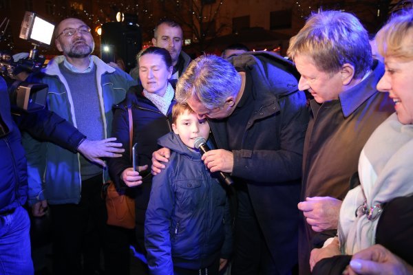 Predsjednički kandidat Miroslav Škoro družio se s građanima na Cvjetnom trgu