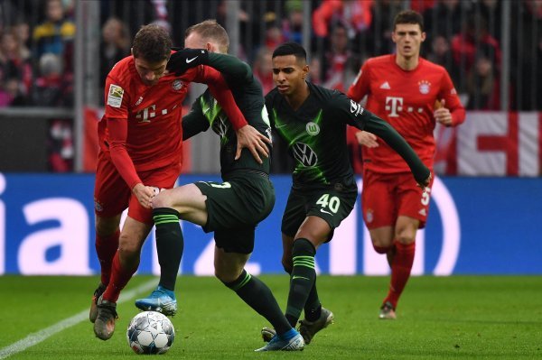 Bayern (Thomas Mueller) - Wolfsburg (Maximilian Arnold)