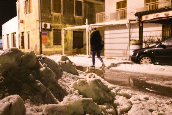 U Pakoštanima padala tuča više od 30 minuta i zabijelila cijelo mjesto