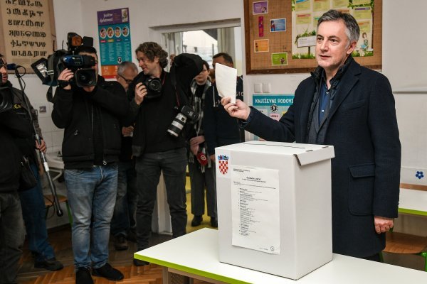 Zagreb: Kandidat za predsjednika RH Miroslav Škoro glasovao je na izborima za predsjednika