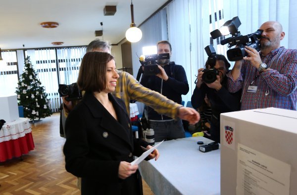 Zagreb: Kandidatkinja za predsjednicu RH Katarina Peović glasovala na izborima