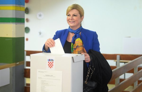Zagreb: Aktualna predsjednica Grabar-Kitarović glasovala na predsjedničkim izborima