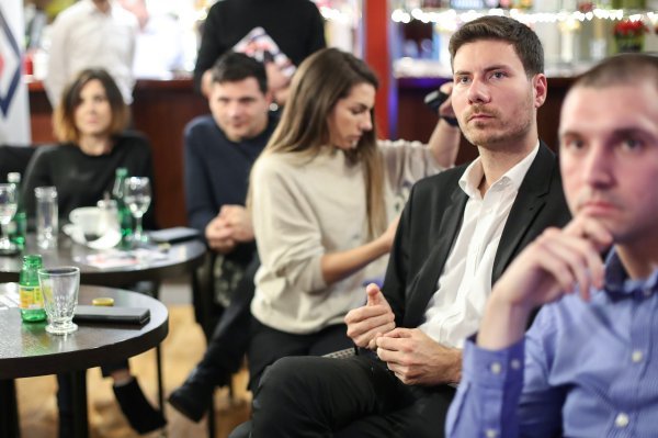 Izborni stožer Ivana Pernara