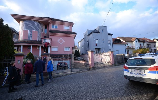 Zagreb: Policijski očevid u kući gdje je noćas došlo do požara