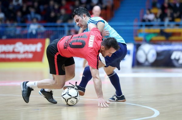 Malonogometni turnir Kutija šibica, finale veterana. KMN Meteorplast LJutomer - Senjak Hoteli