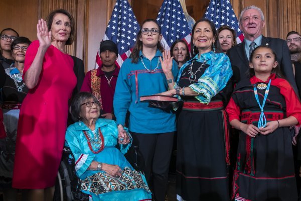 Nancy Pelosi i Dee Haaland