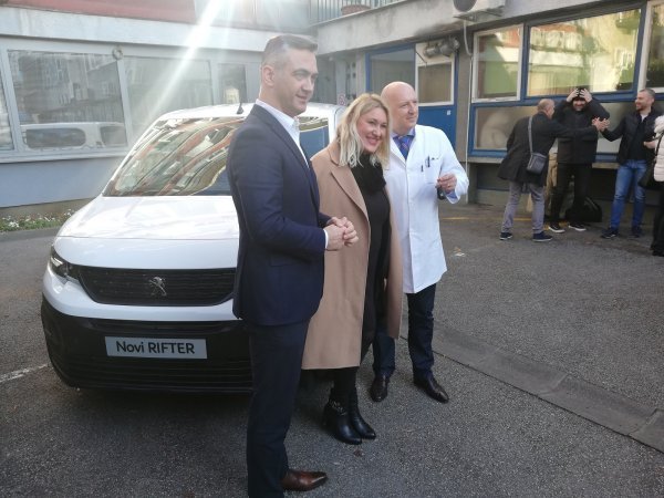 Humanitarna akcija za najmlađe pacijente - Tomislav Miletić, Jasmina Pecotić i dr.Goran Roić