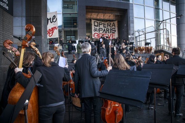 Glazbenici pariške Opera Bastille prekinuli štrajk koncertom na otvorenom