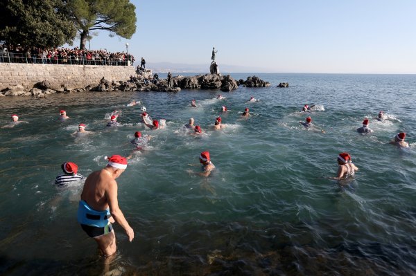 Opatijski kukali otvorili su sezonu kupanja u Opatiji