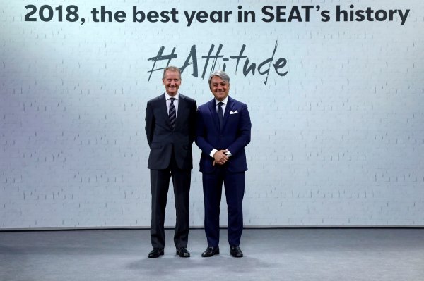 Predsjednik Seata, Luca De Meo (desno) i predsjednik Volkswagen Grupe, Herbert Diess, 2018. godine u Barceloni