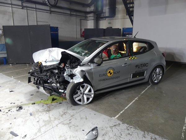 Renault Clio - Frontal Offset Impact test 2019 - nakon sudara