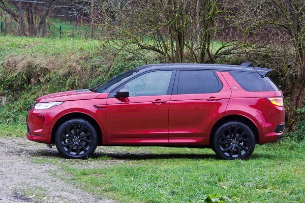 Land Rover Discovery Sport SE 2.0d TD4 180HP MHEV AWD A9 R-Dynamic