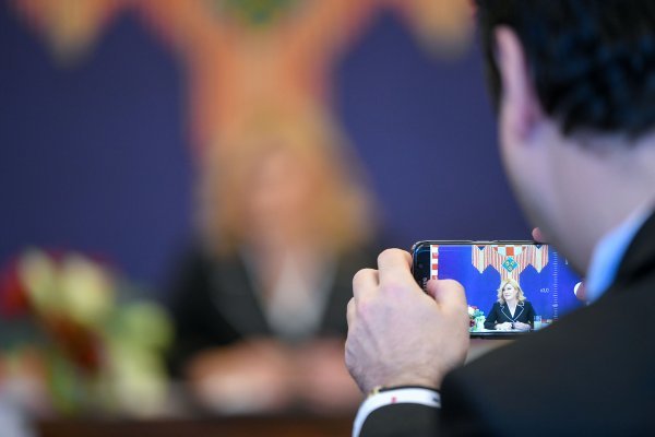 Sastanak predsjednice Kolinde Grabar-Kitarović sa stranim novinarima