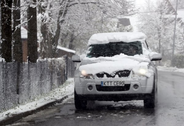Očistite svoje vozilo od snijeg i leda prije nego krenete