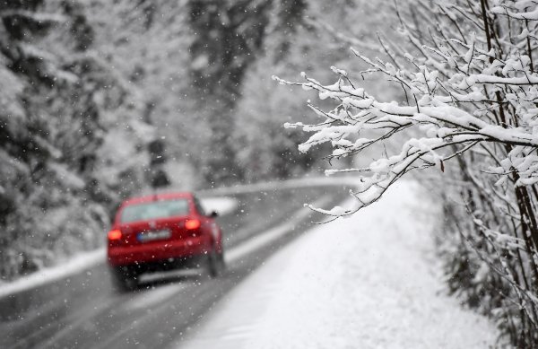 Ne vozite prebrzo, nikada ne znate kako će vaše vozilo reagirati u složenim uvjetima na kolniku zimi
