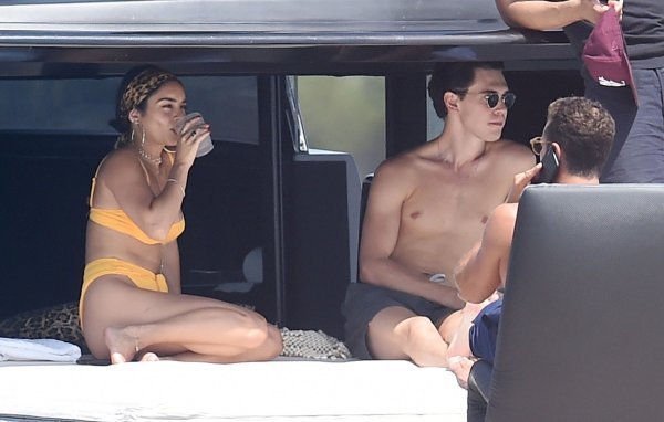 Vanessa Hudgens i Austin Butler