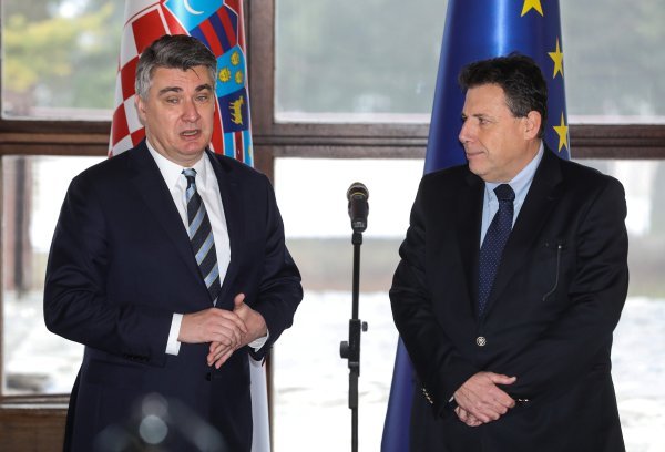 Novoizabrani predsjednik Zoran Milanović i Đuro Sessa (DIP)