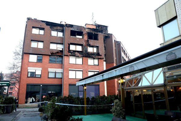 Vatrogasci i dalje osiguravaju požarište u Ulici Jakova Gotovca