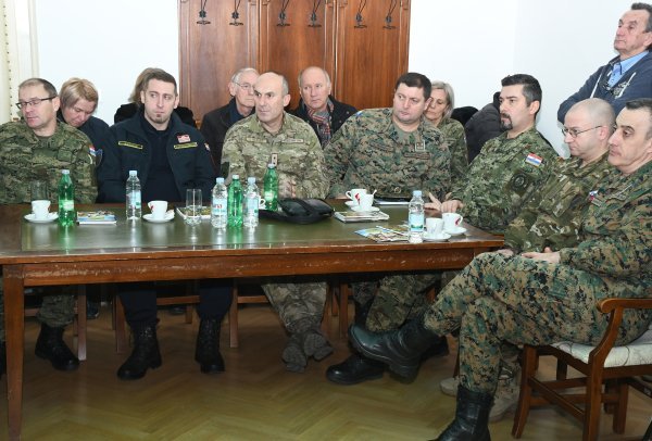 Župan Žinić ugostio polaznike Ratne škole 'Ban Josip Jelačić'