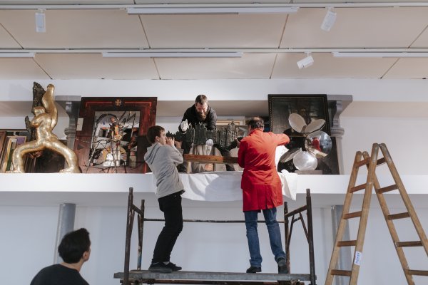 David Maljković, postavljanje izložbe 'S kolekcijom'