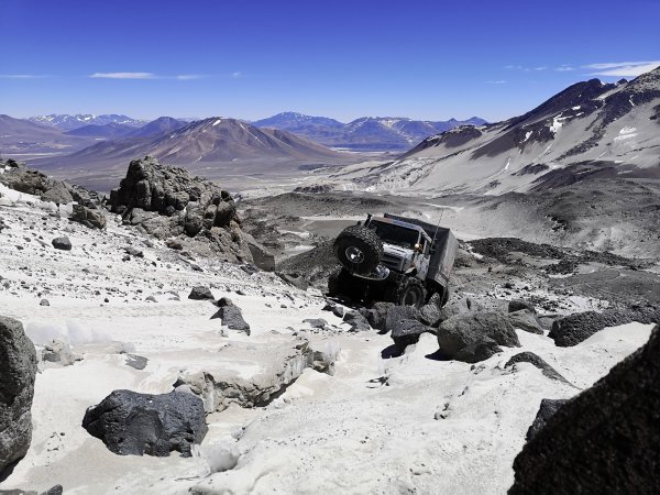 Mercedes-Benz Unimog U 5023 na Ojos de Salado u Čileu