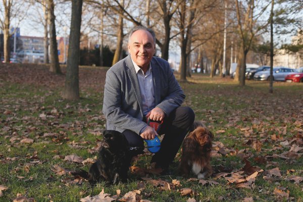 Kad bismo mogli primijeniti pseći način razmišljanja, rekao je, u velikom broju slučajeva bi tolerancija i ljubav bile na prvom mjestu