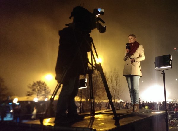 Kristina na jednom od svojih terena sa snimateljem Željkom Topićem