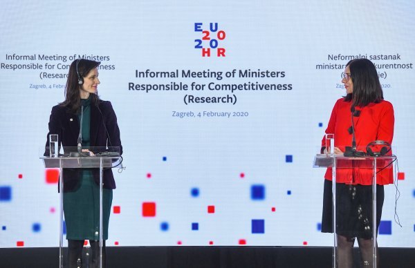 Blaženka Divjak i Mariya Gabriel