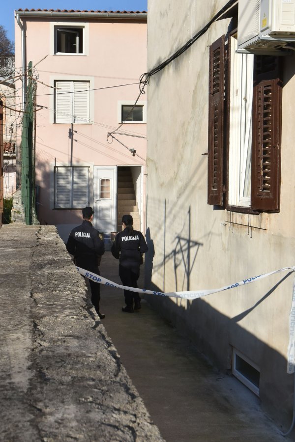 Pula: Muškarac izboden u zgradi u Zadarskoj ulici