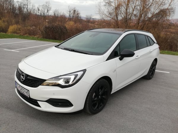 Opel Astra Sports Tourer Elegance D1.5DVH MT6