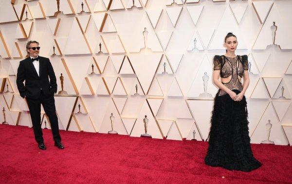 Joaquin Phoenix i Rooney Mara
