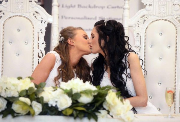 Robyn Peoples i Sharni Edwards