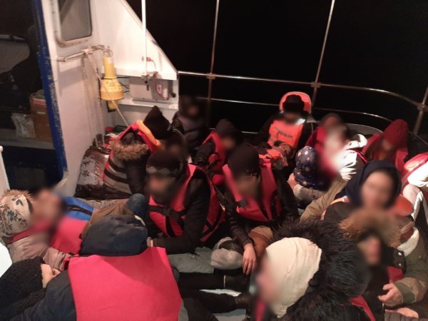 Hrvatski policajci spasili migrante u Egejskom moru