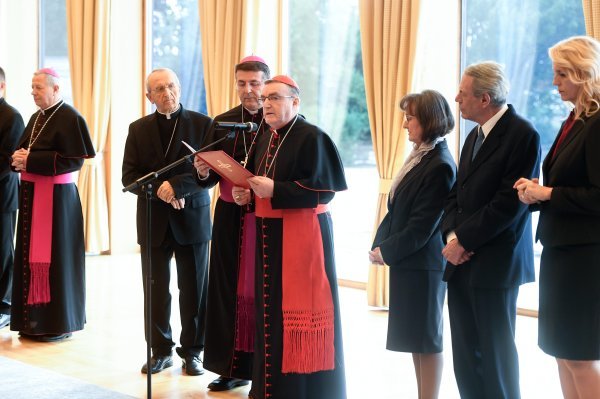 Kolinda Grabar Kitarović posthumno odlikovala Franju Kuharića