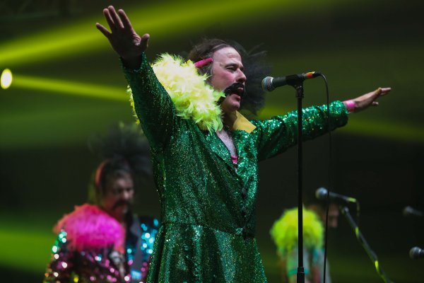 Nastup benda Let 3 na drugoj večeri AntiValentinovo koncerta u Boćarskom domu