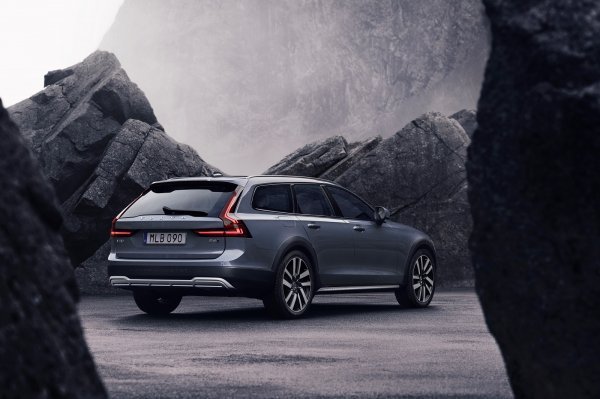 Volvo V90 B6 AWD Cross Country