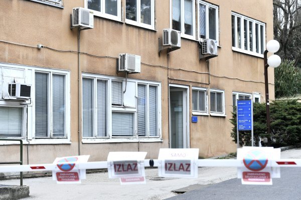 Klinika za infektivne bolesti Dr. Fran Mihaljević u kojoj se nalazi pacijent zaražen koronavirusom